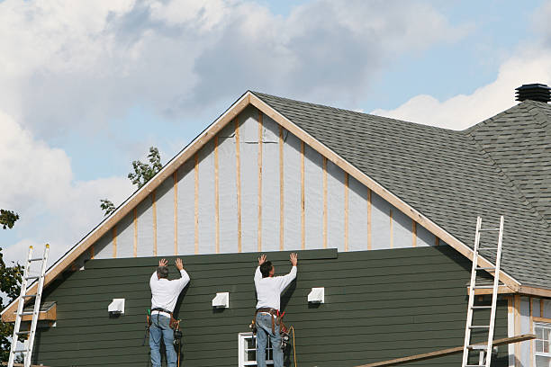 Professional Siding technician working in Pendleton, IN